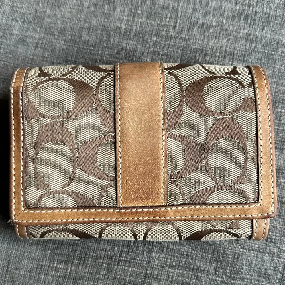 Vintage Coach Wallet - Picture 11 of 11